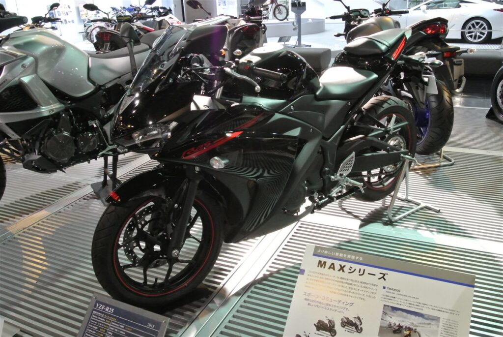 ヤマハ YZF-R25